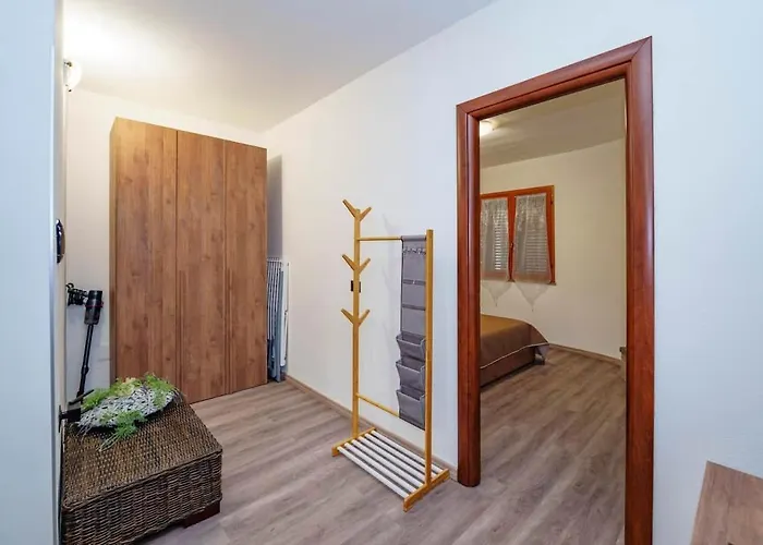 Sibilla Scirocco Apartment Villa San Pietro